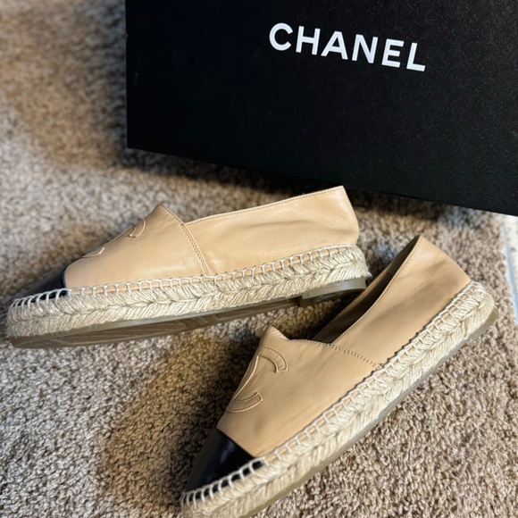 CHANEL ESPADRILLES - Picture 5 of 6